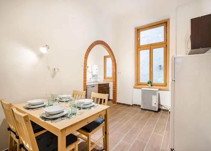 Bpr Toffee Design With A/c * بودابست