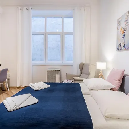 Bpr Toffee Design With A/c * Budapest